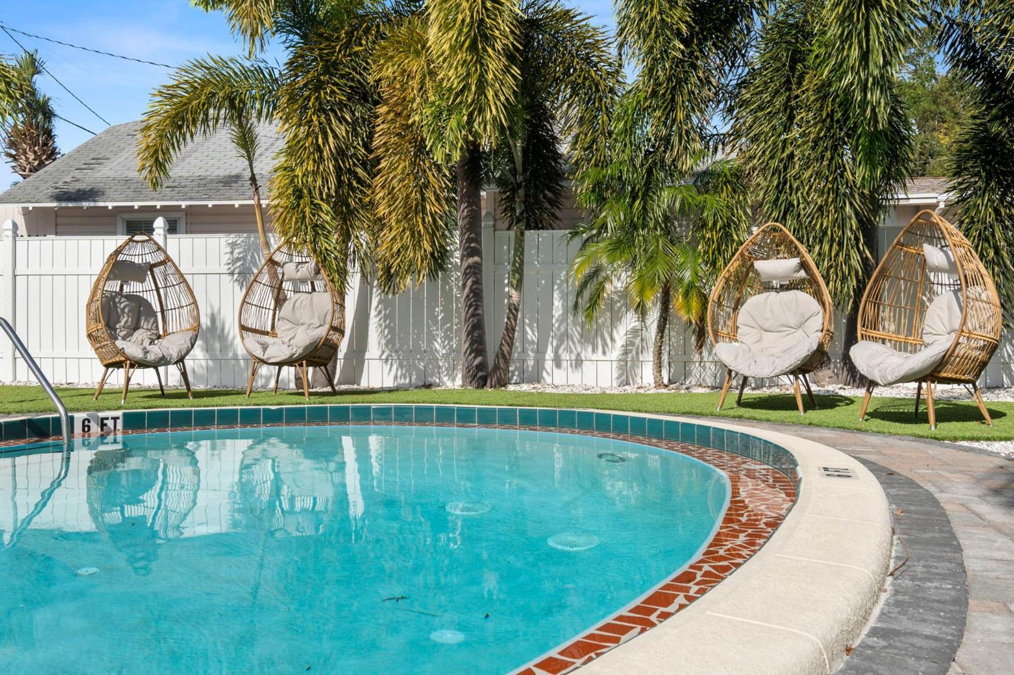 1k Bed With Shared Pool 07 Holiday home *