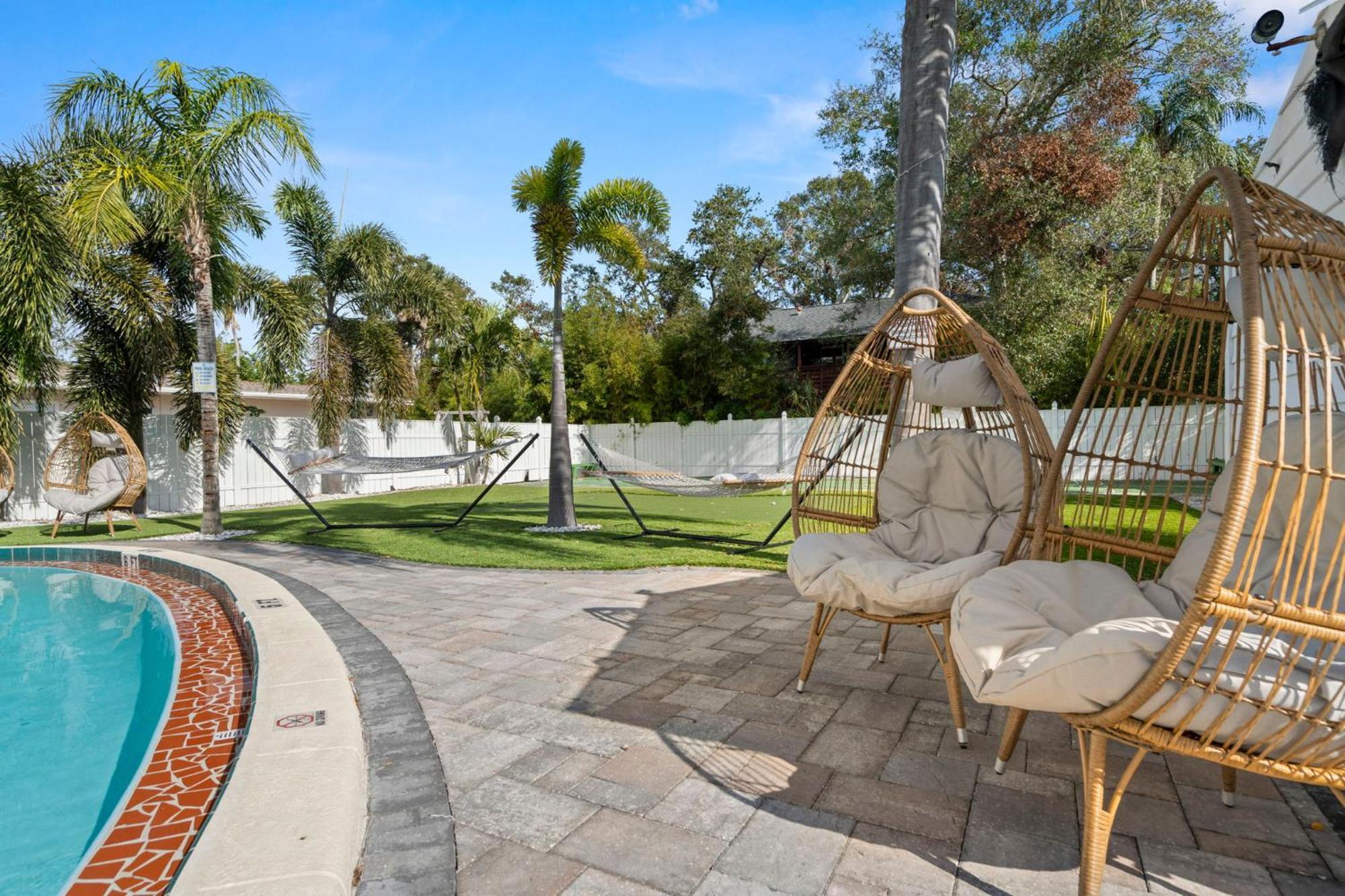 2q Beds With Shared Pool 18 Apartment