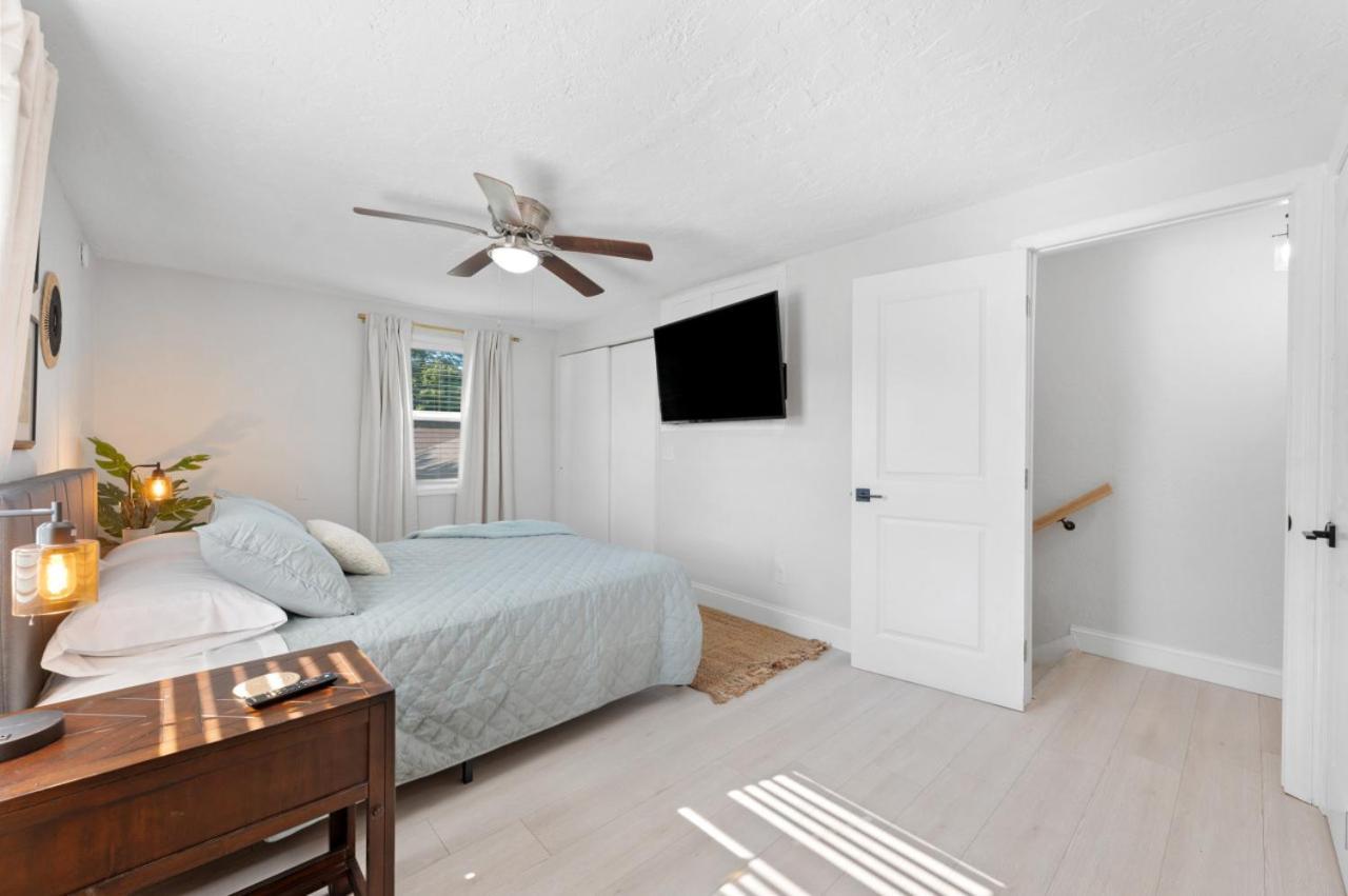 Holiday home Nautical Bliss On Nicholson Unit B