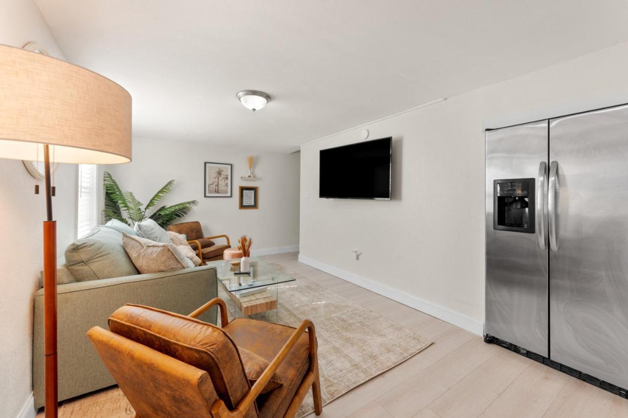 Nautical Bliss On Nicholson Unit B