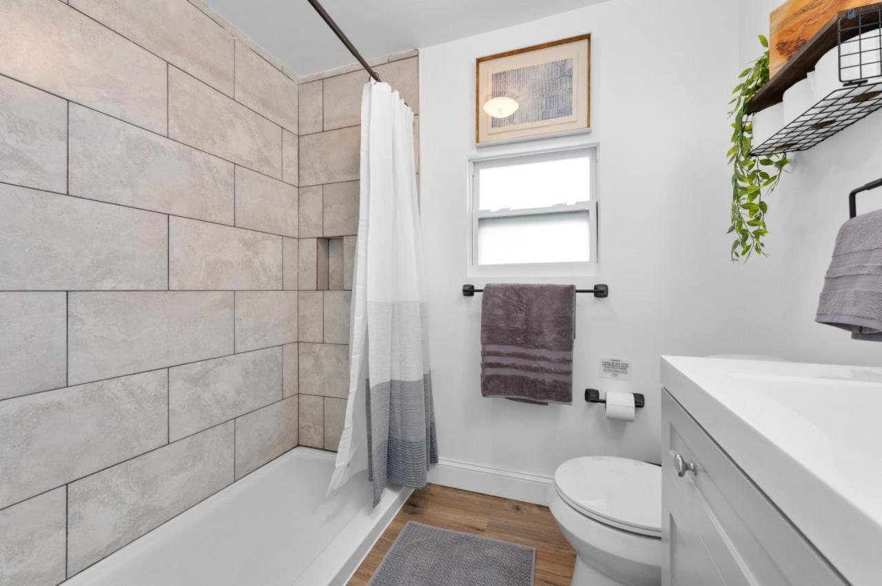 Nautical Bliss On Nicholson Unit B *