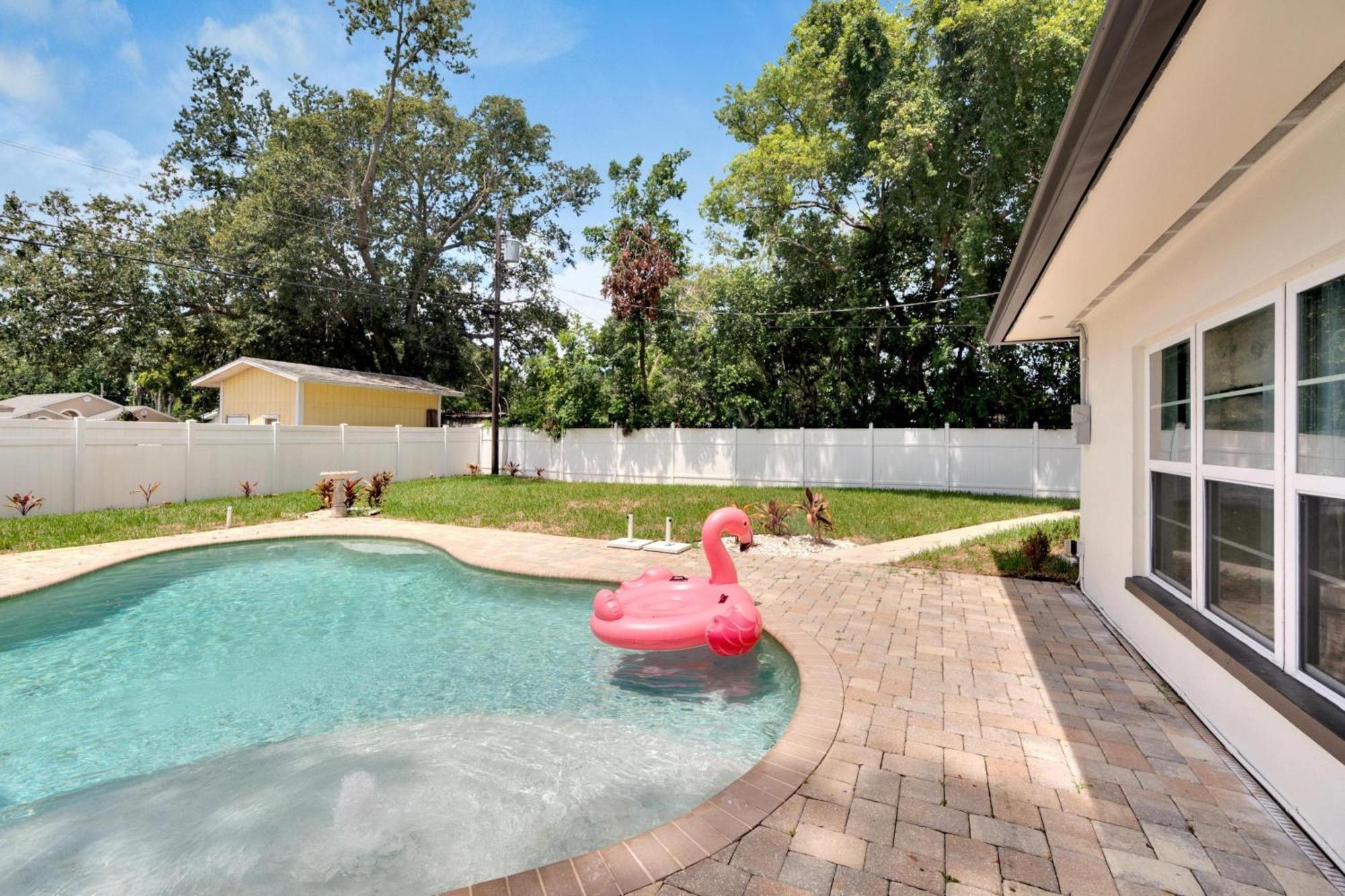 1543 Lakeview Road Holiday home
