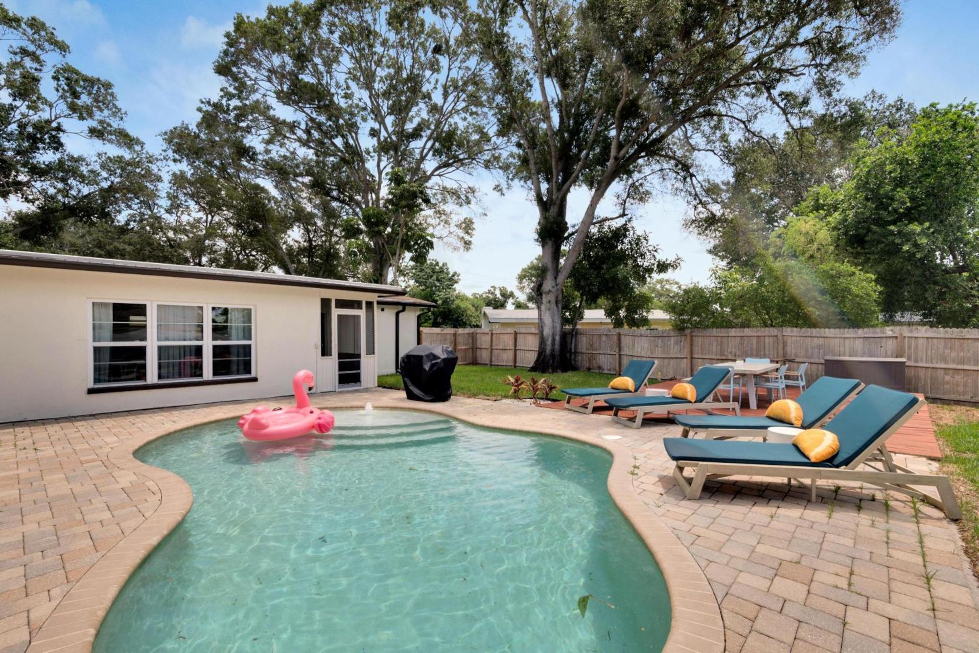 1543 Lakeview Road Holiday home *