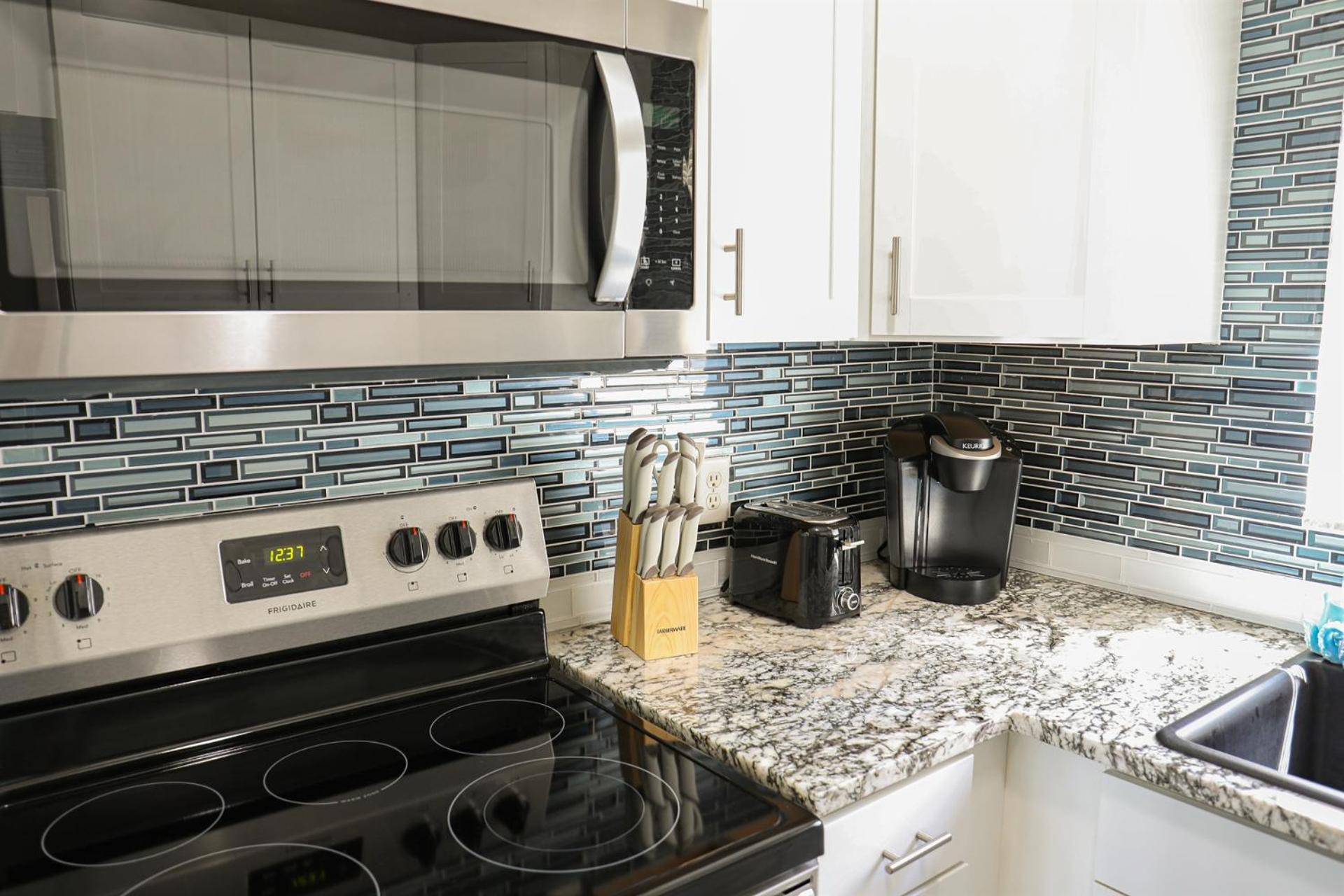 Apartment Tradewinds Retreat - Pool, 15 Min To *