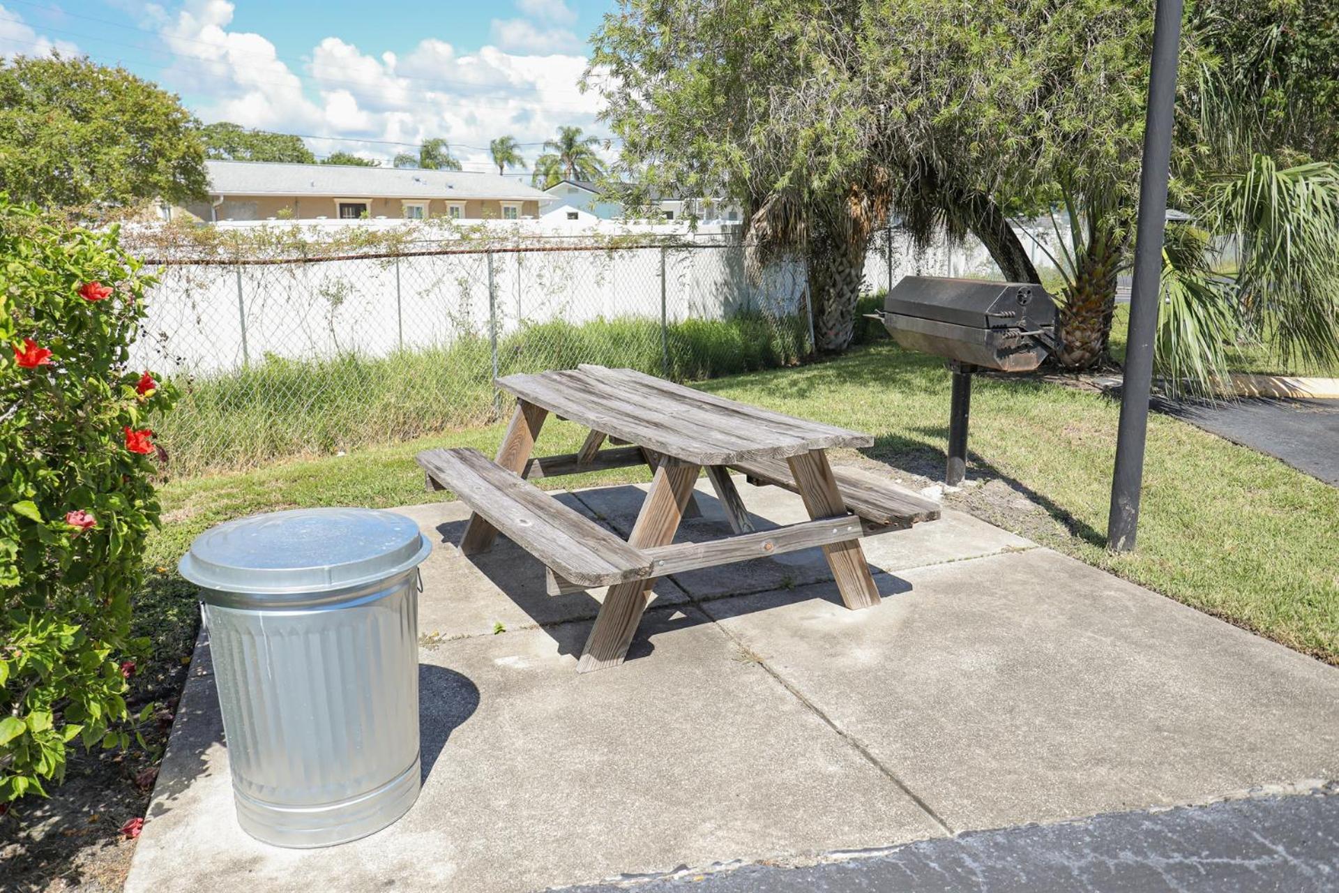 Tradewinds Retreat - Pool, 15 Min To Apartment *