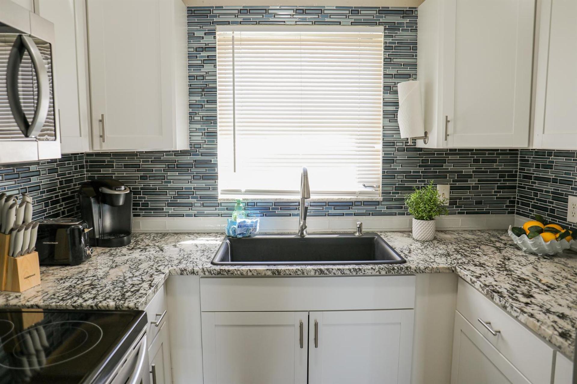 Tradewinds Retreat - Pool, 15 Min To Apartment