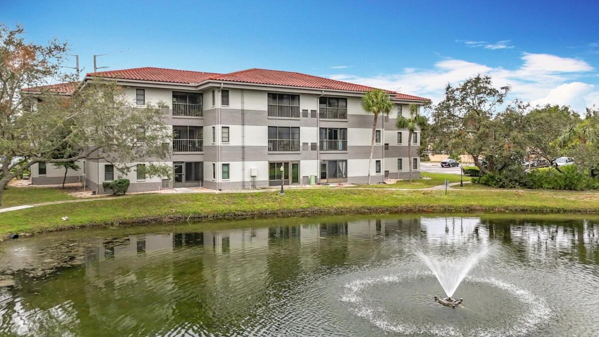 Spacious Getaway- Comfort &convenience Apartment Clearwater