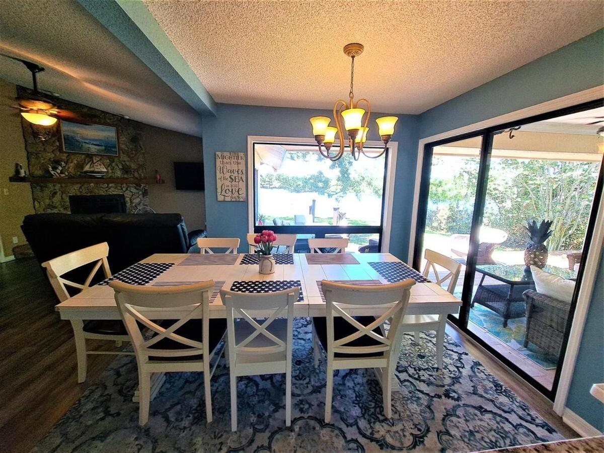 Waterfront Private Dock 4br 2 Bath Kayaks And Hot Tub Villa *