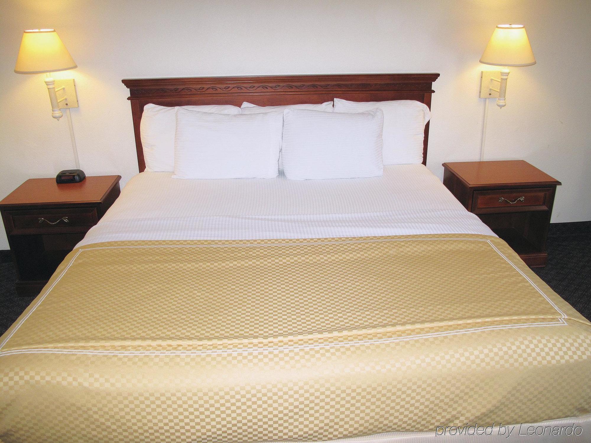 La Quinta By Wyndham Central Hotel