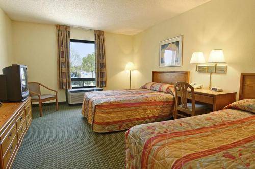 Hotel Comfort & St Pete - International Airport 2*