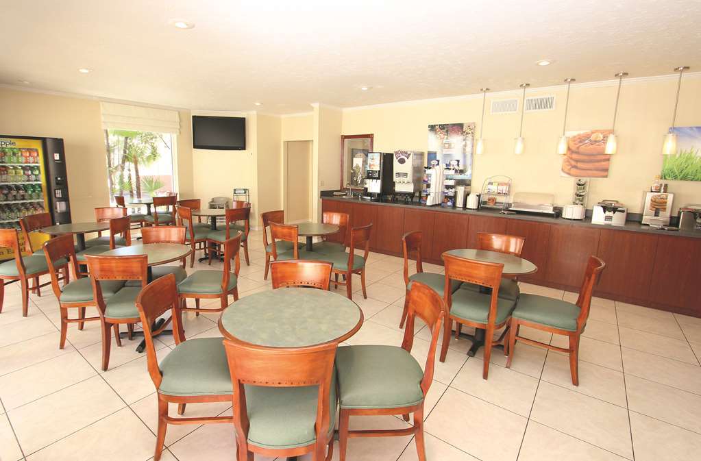 La Quinta By Wyndham Central Clearwater