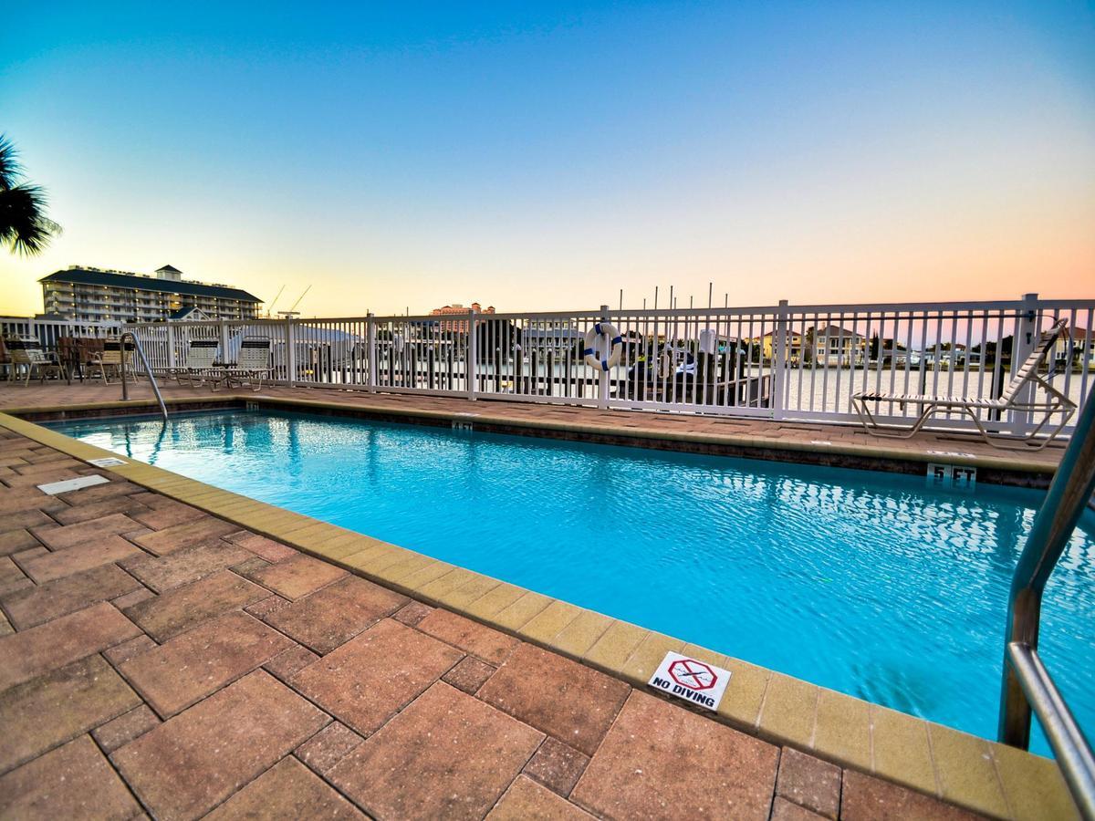 Bay Harbor 305 Apartment Clearwater