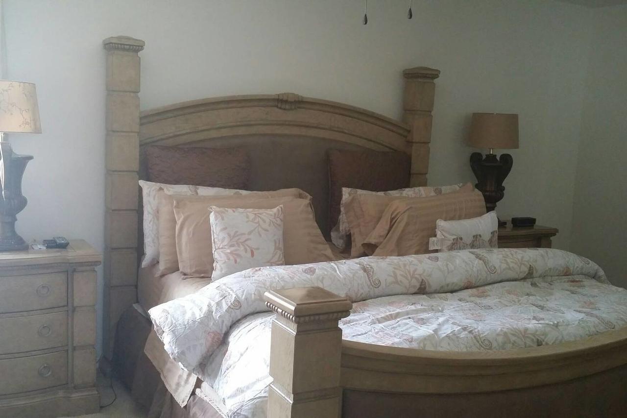 Holiday home Modern 4 Bedroom House With Swimming Pool *