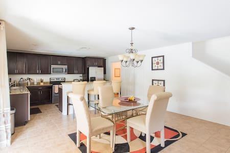 Modern 4 Bedroom House With Swimming Pool Clearwater