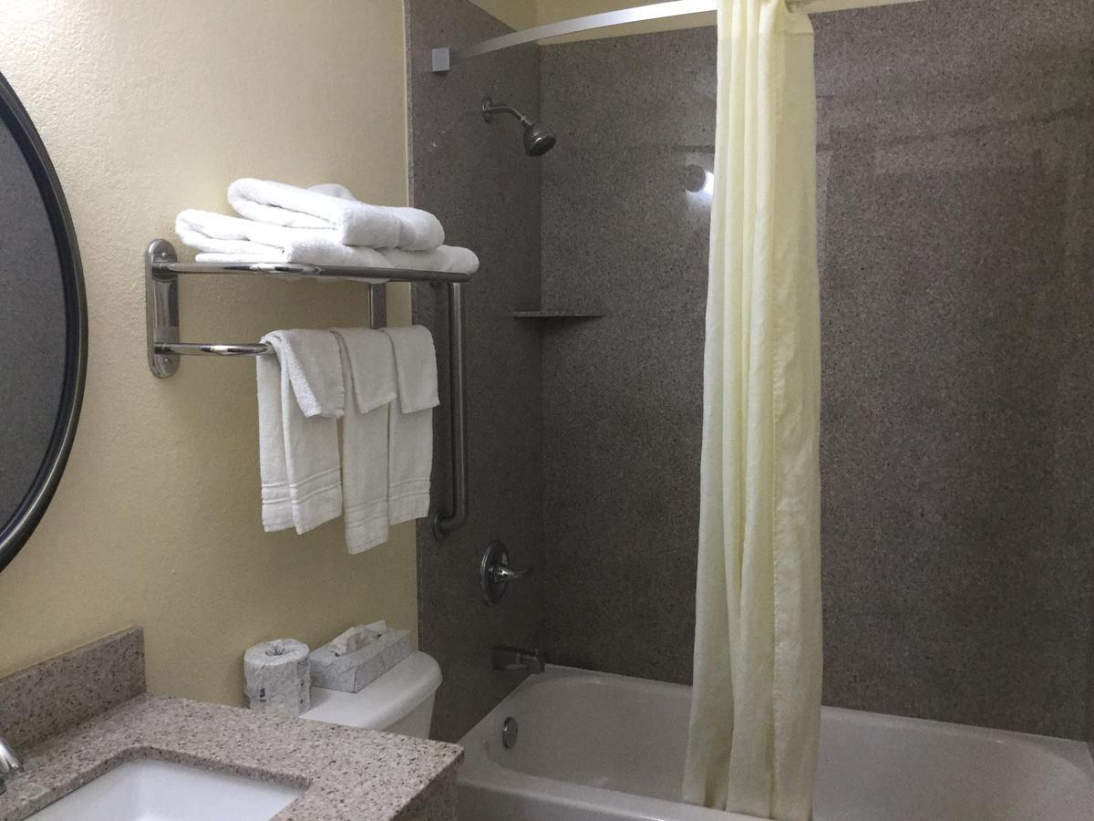 Hotel Super 8 By Wyndham Clearwater/st. Petersburg Airport Clearwater