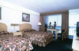 Holiday Sunspree Beach Hotel