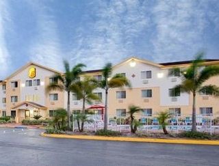 Hotel Super 8 By Wyndham Clearwater/st. Petersburg Airport 3*
