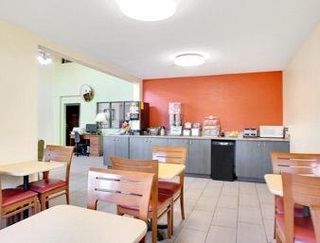 Super 8 By Wyndham Clearwater/st. Petersburg Airport