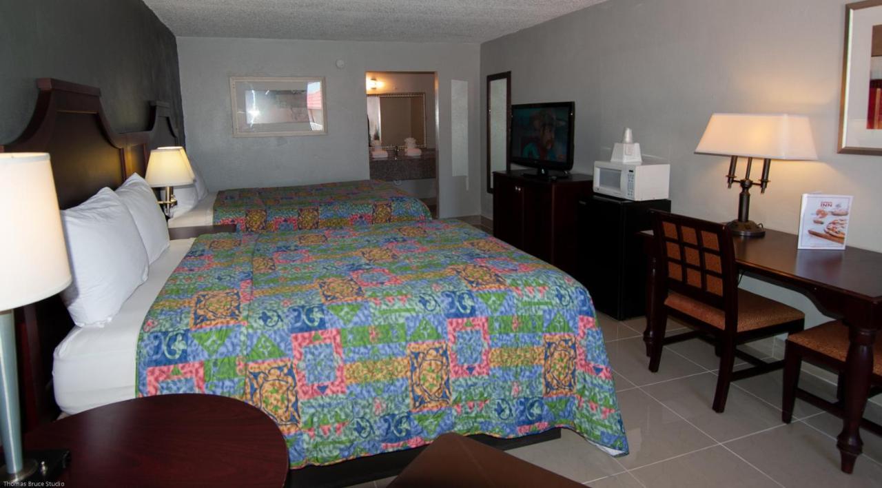 Hotel Express & - 5 Miles From St Petersburg Airport Clearwater
