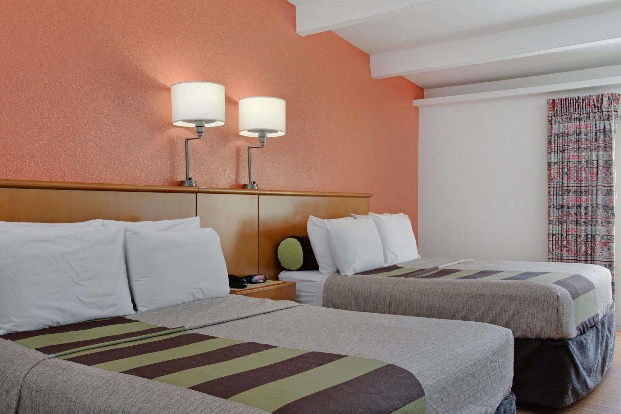 Motel Clearwater Hotel *
