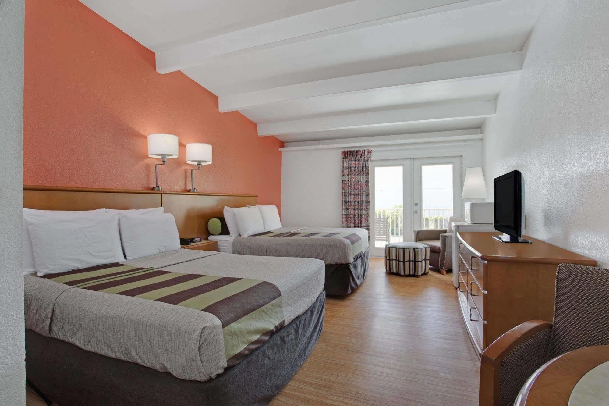 Clearwater Hotel * Clearwater