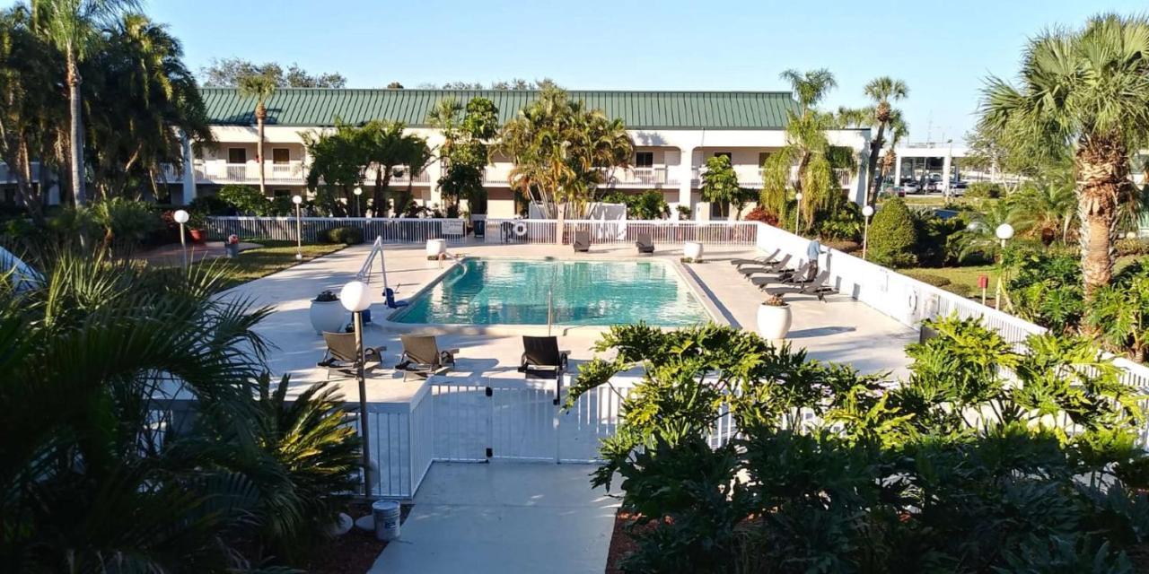 Hotel Surestay By Western Clearwater