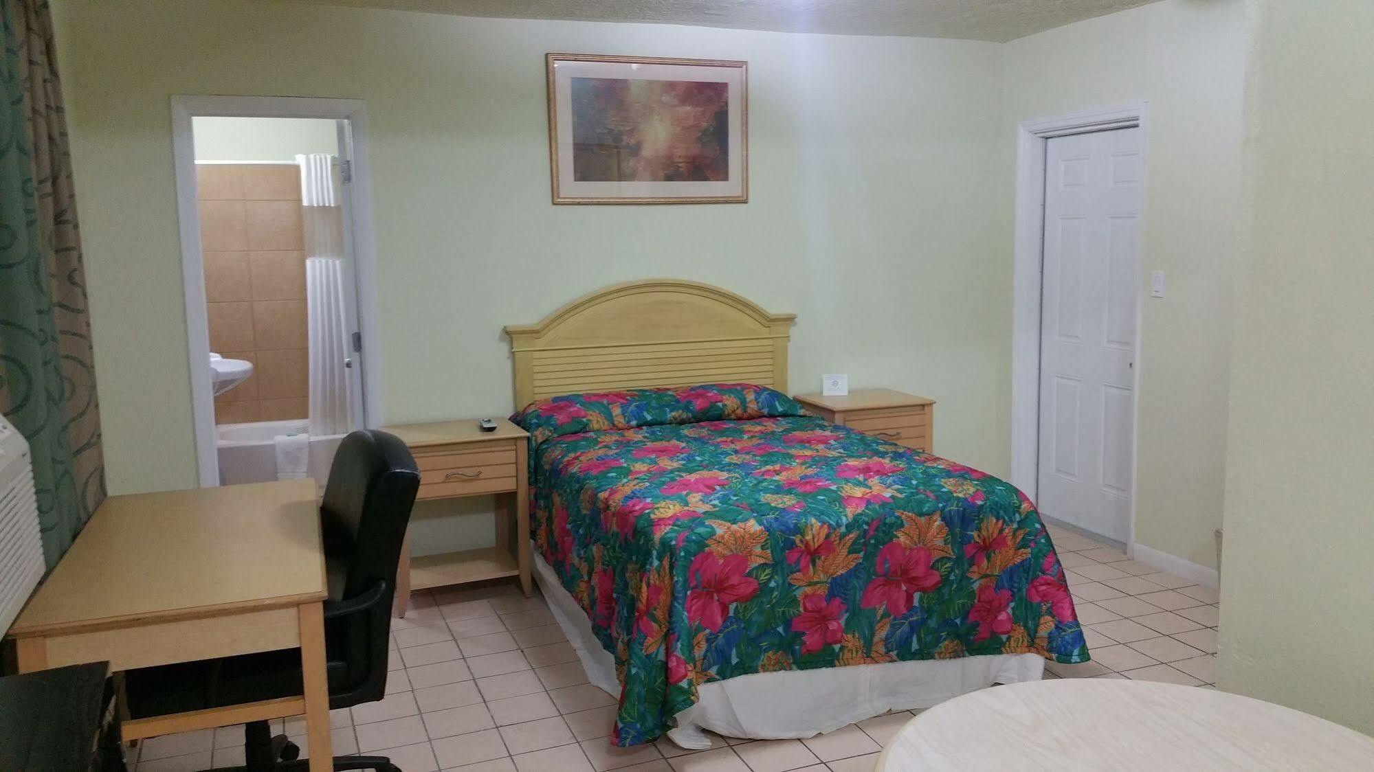 Motel Travelers - 2*