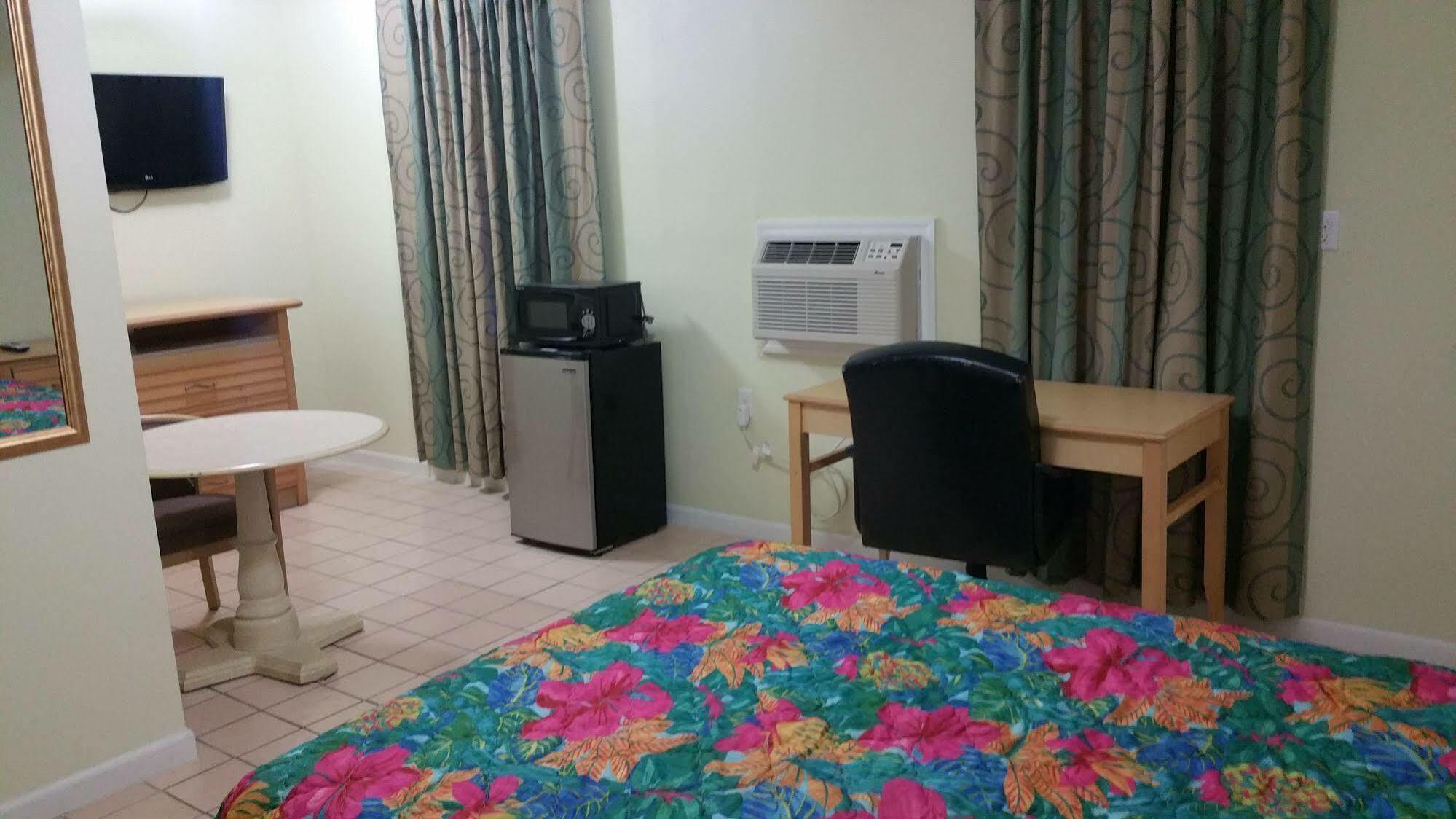 Motel Travelers -