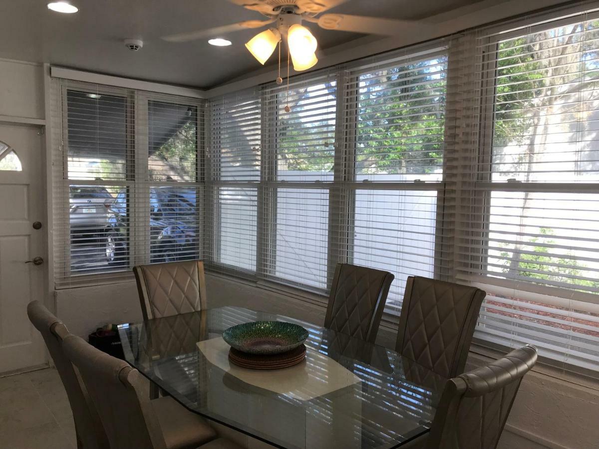 Pine Street Holiday home Clearwater
