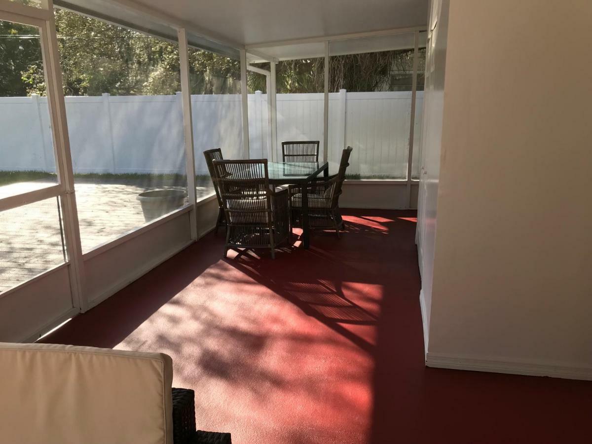 Pine Street Holiday home