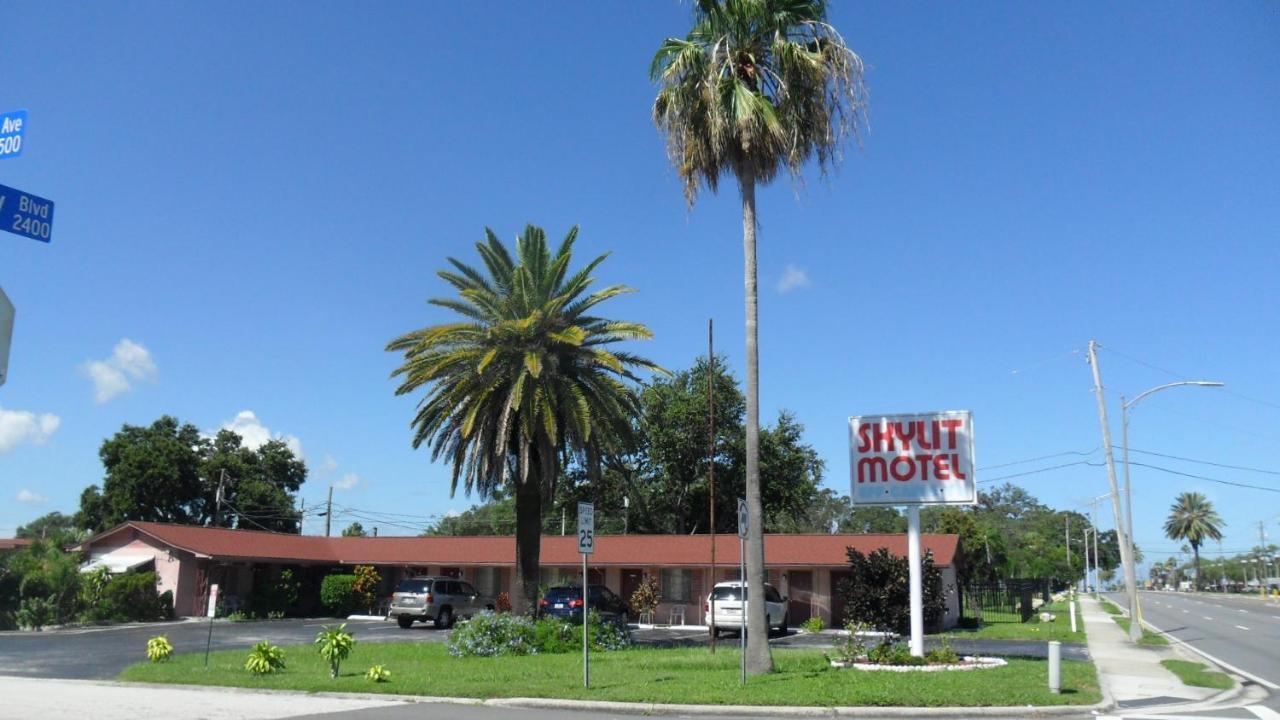 Skylit Motel Clearwater