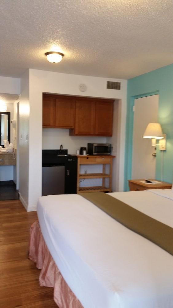 Inn Rodeway - Central Clearwater
