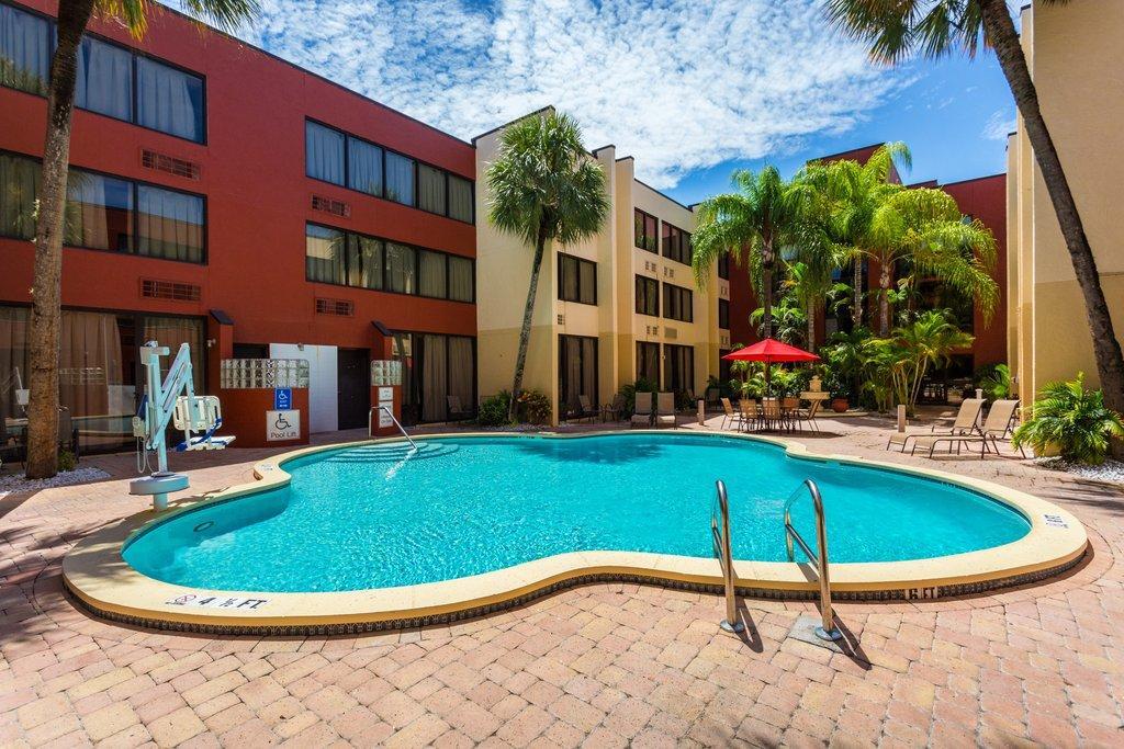 Tropical Palms Clearwater