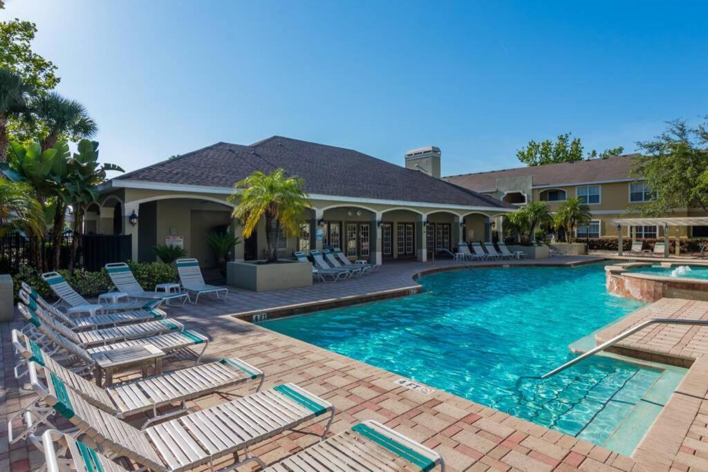Gorgeous Condo, 2 Bedrooms, 2 Baths, With Pool, Minutes To