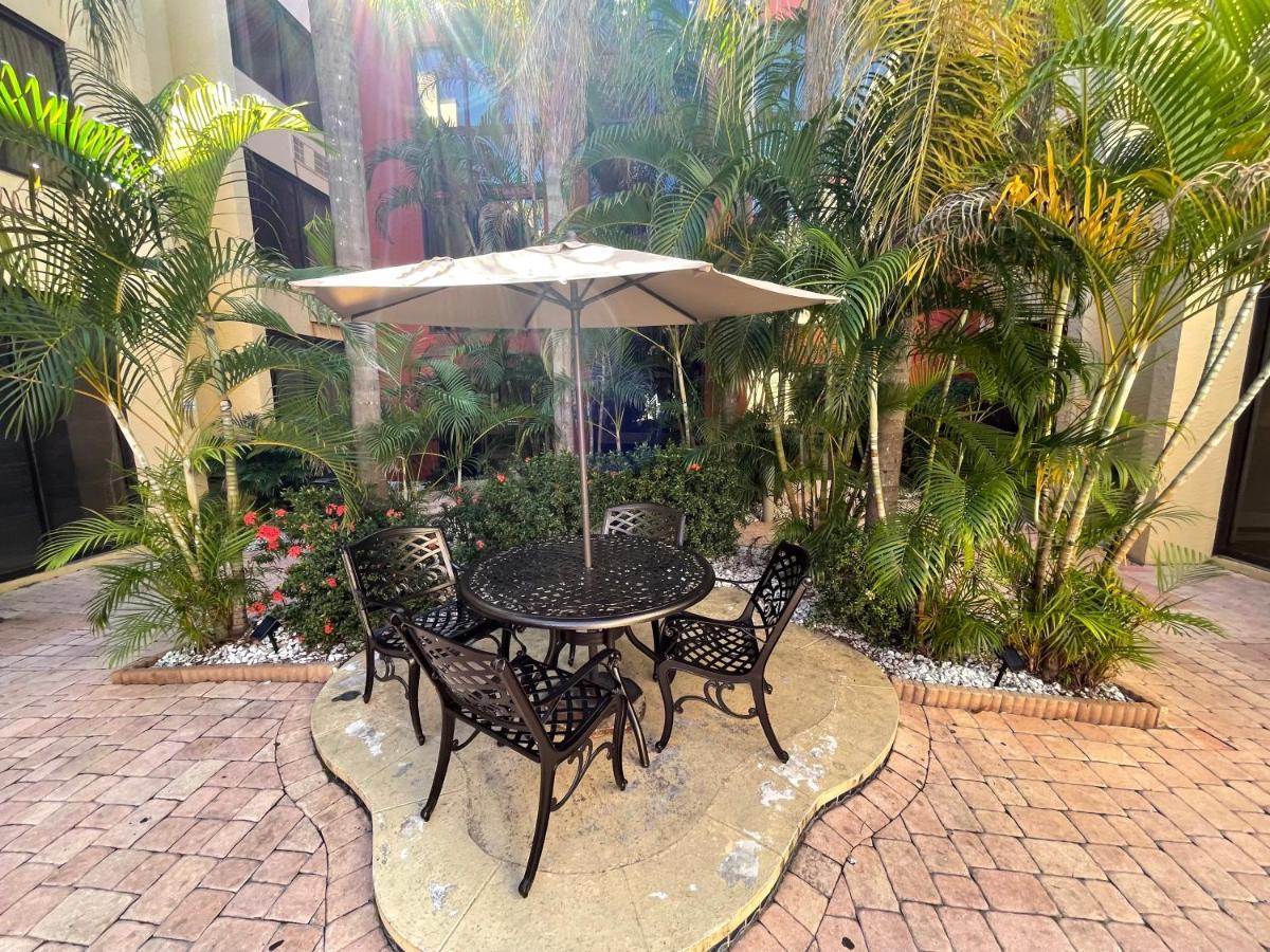 Tropical Palms 3*