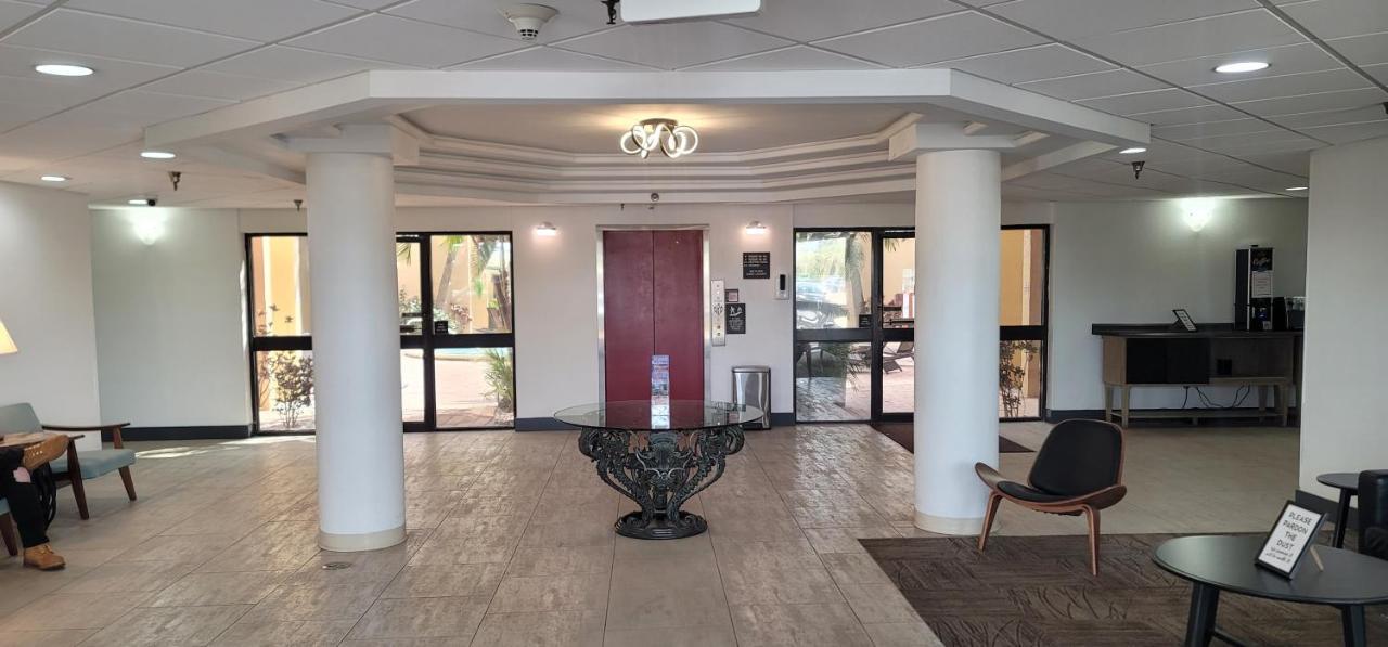 Tropical Palms Hotel Clearwater
