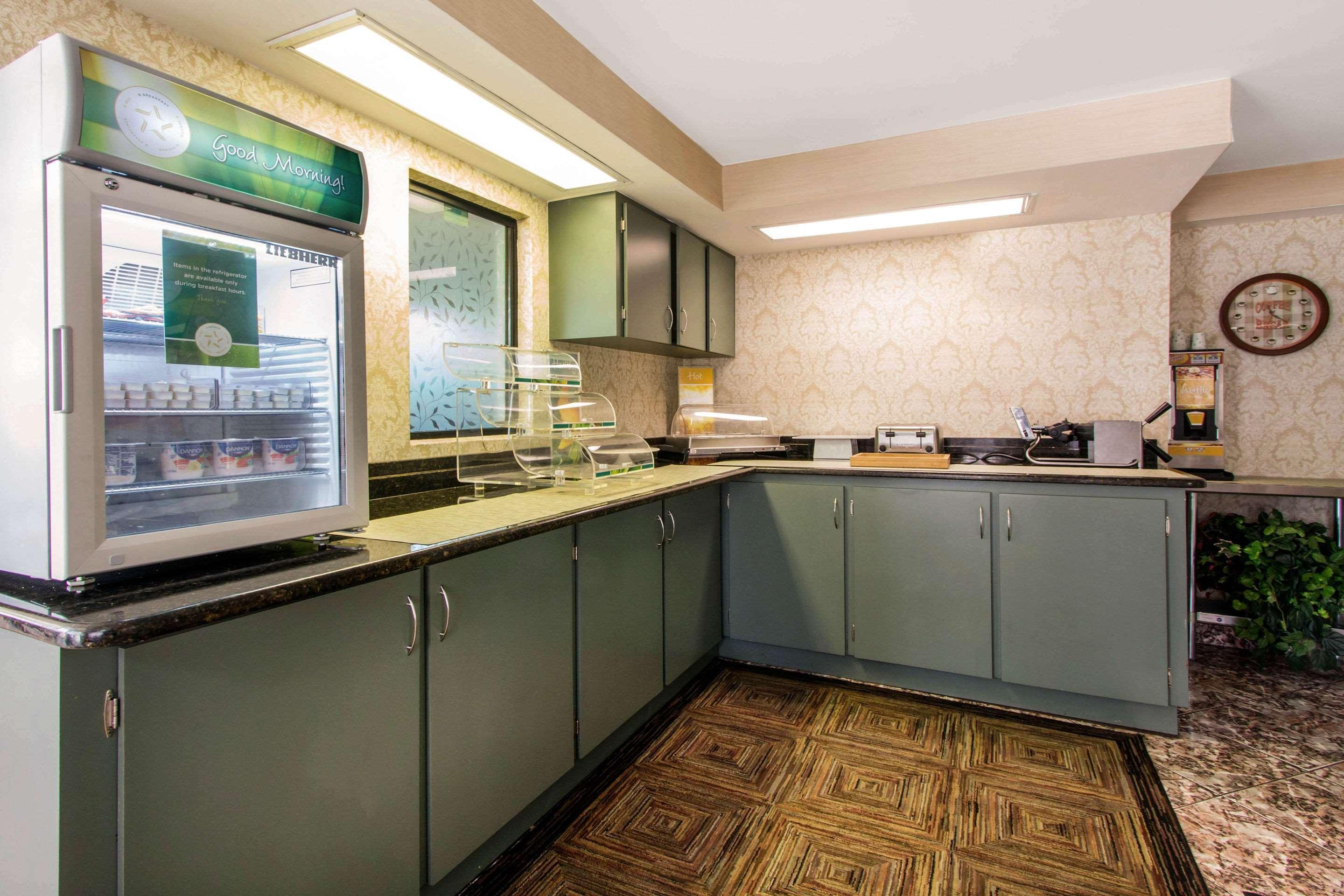 Rodeway Hotel