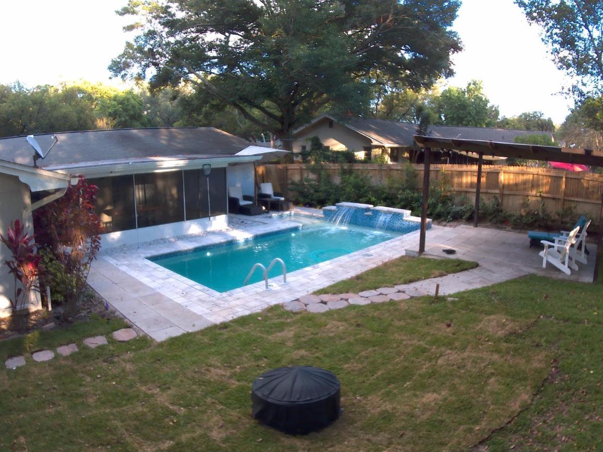 4 Bedroom Vacation With Amazing Backyard Holiday home *