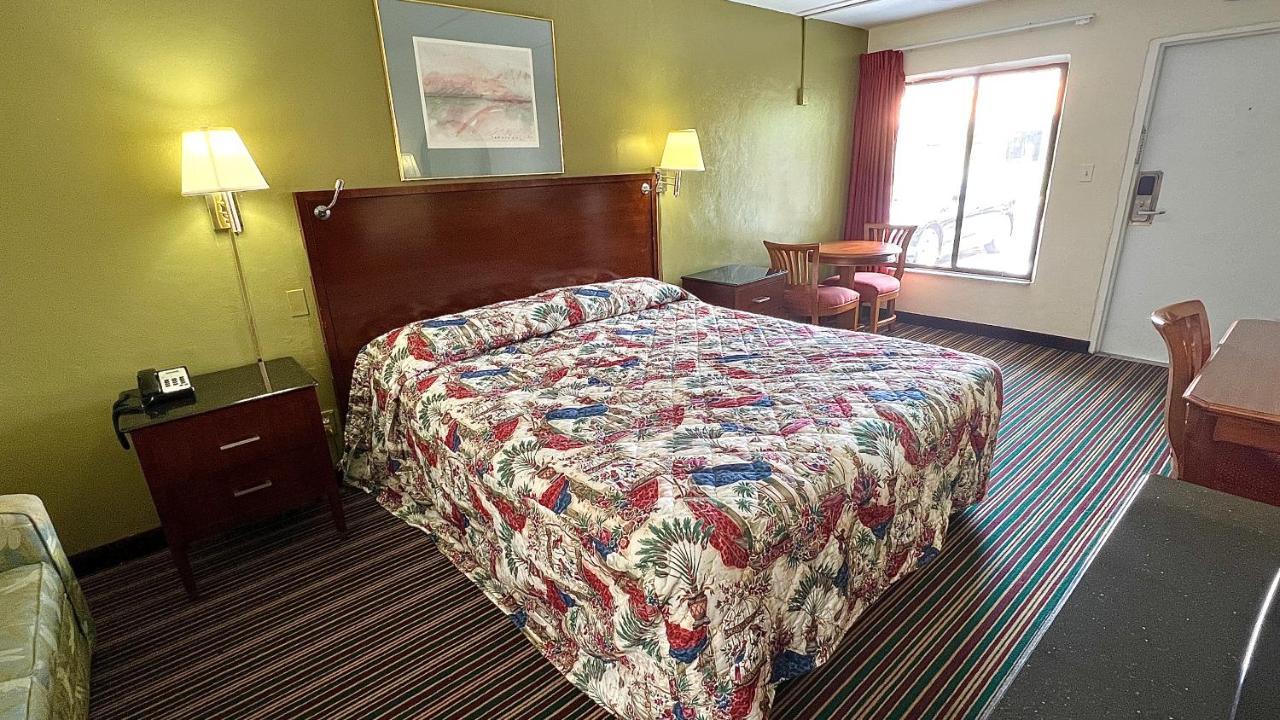 Gulf Way Motel 2*