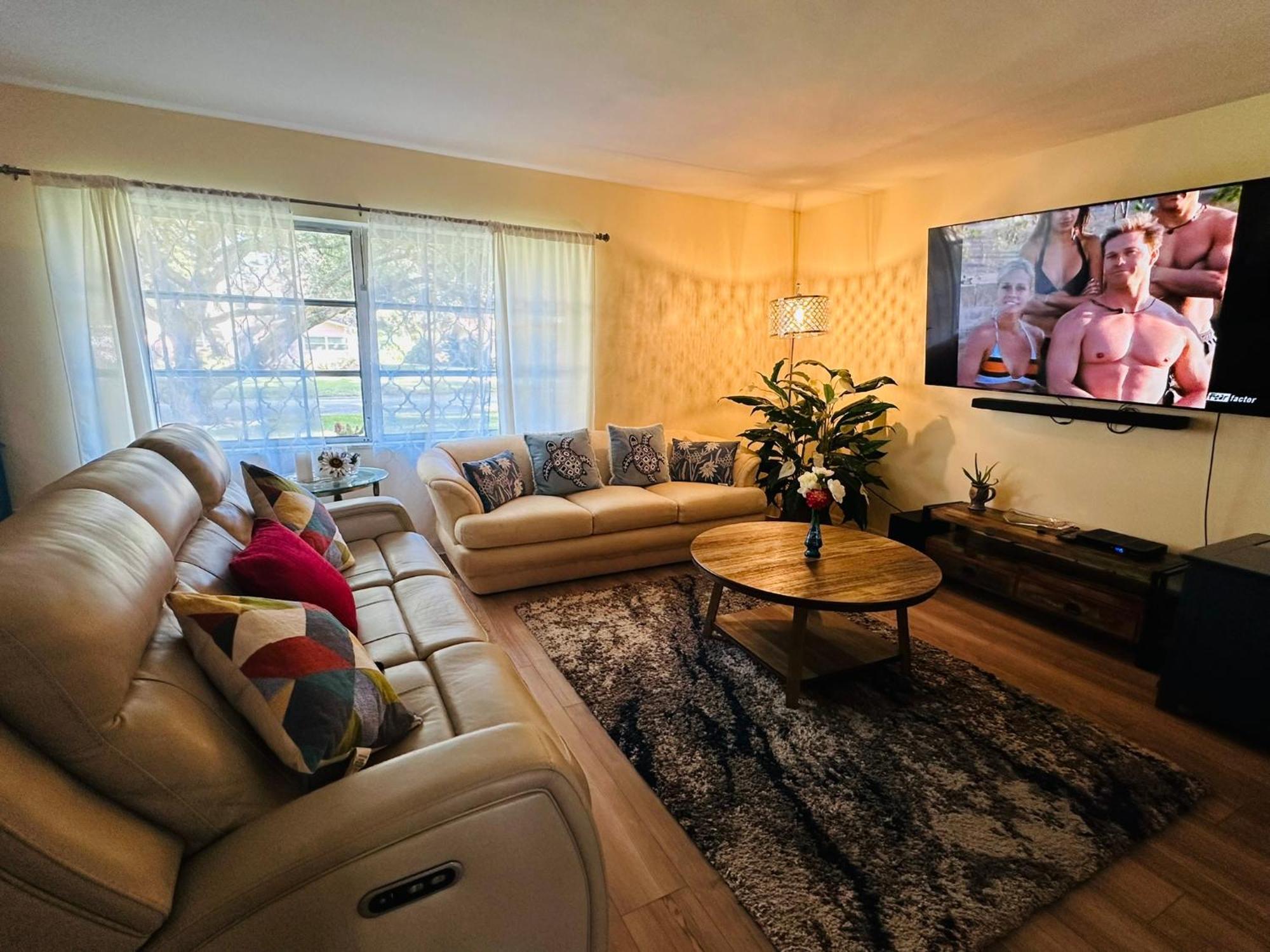 4 Bedroom Vacation With Amazing Backyard Holiday home *