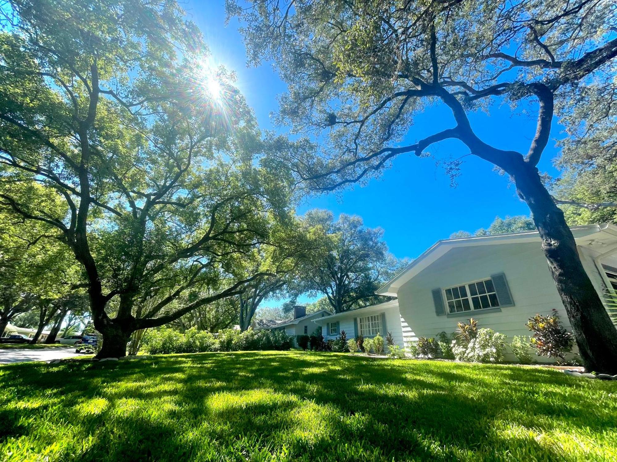 4 Bedroom Vacation With Amazing Backyard * Clearwater