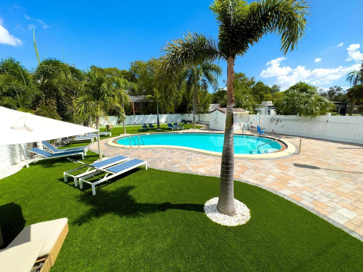 1k Bed With Shared Pool 10 *