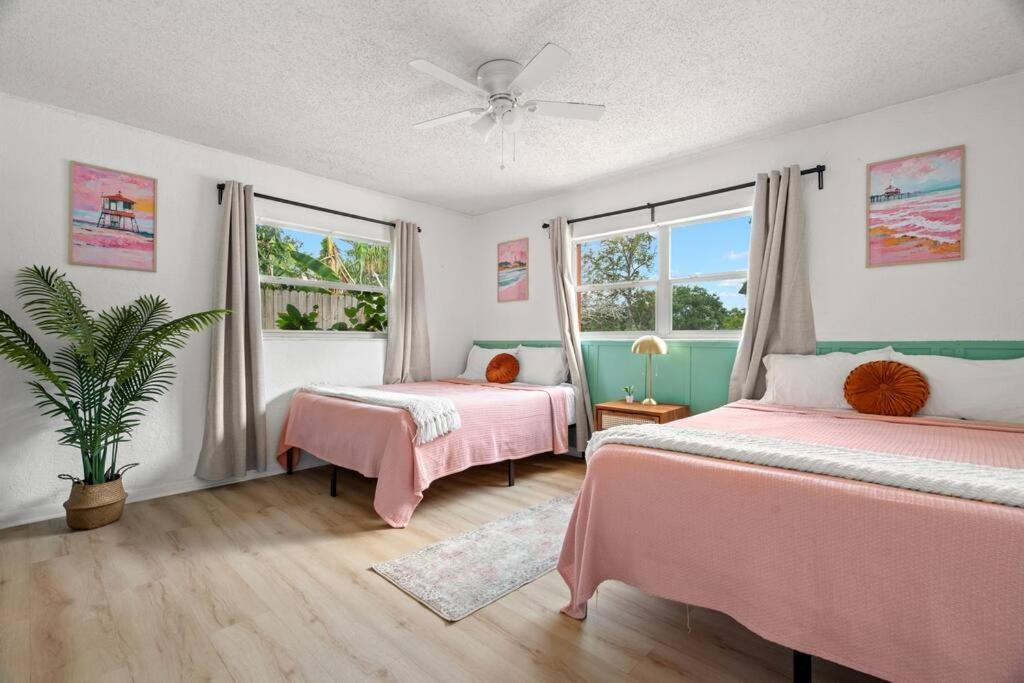 Heated Pool-king Bed-pets Ok Holiday home *