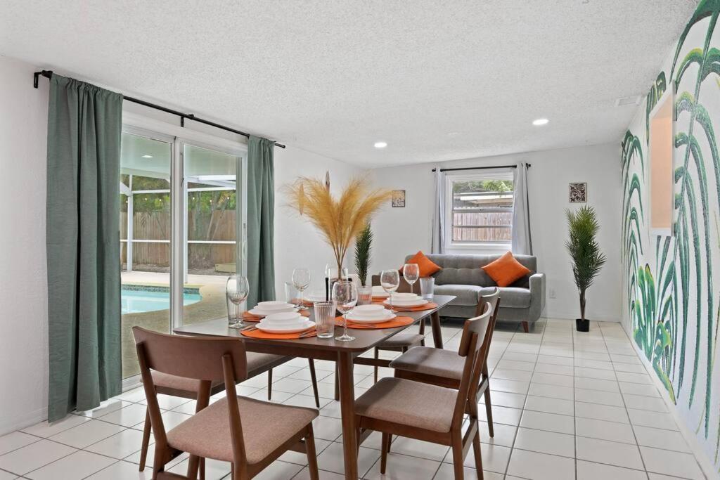 Holiday home Heated Pool-king Bed-pets Ok Clearwater