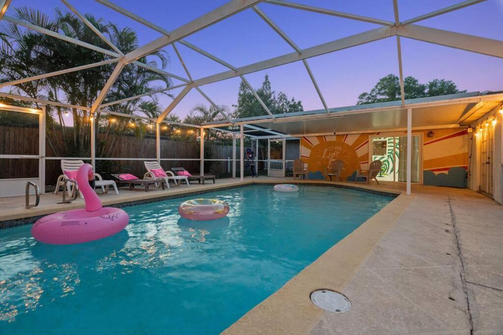 Heated Pool-king Bed-pets Ok Holiday home