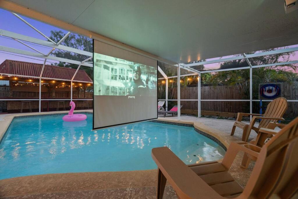 Holiday home Heated Pool-king Bed-pets Ok