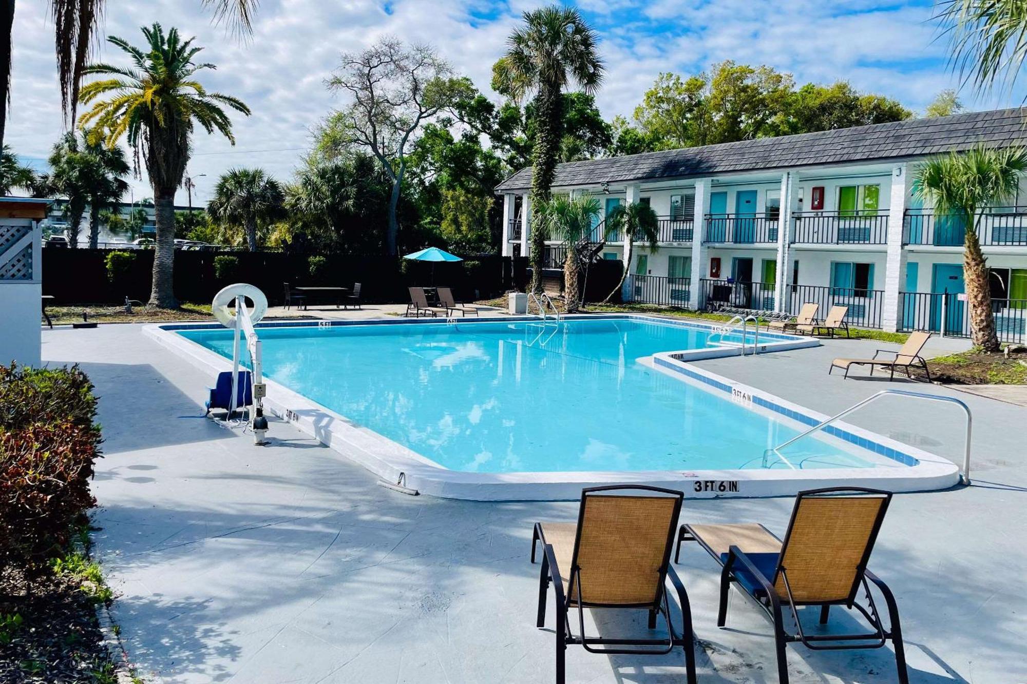 Rodeway - Central Inn Clearwater