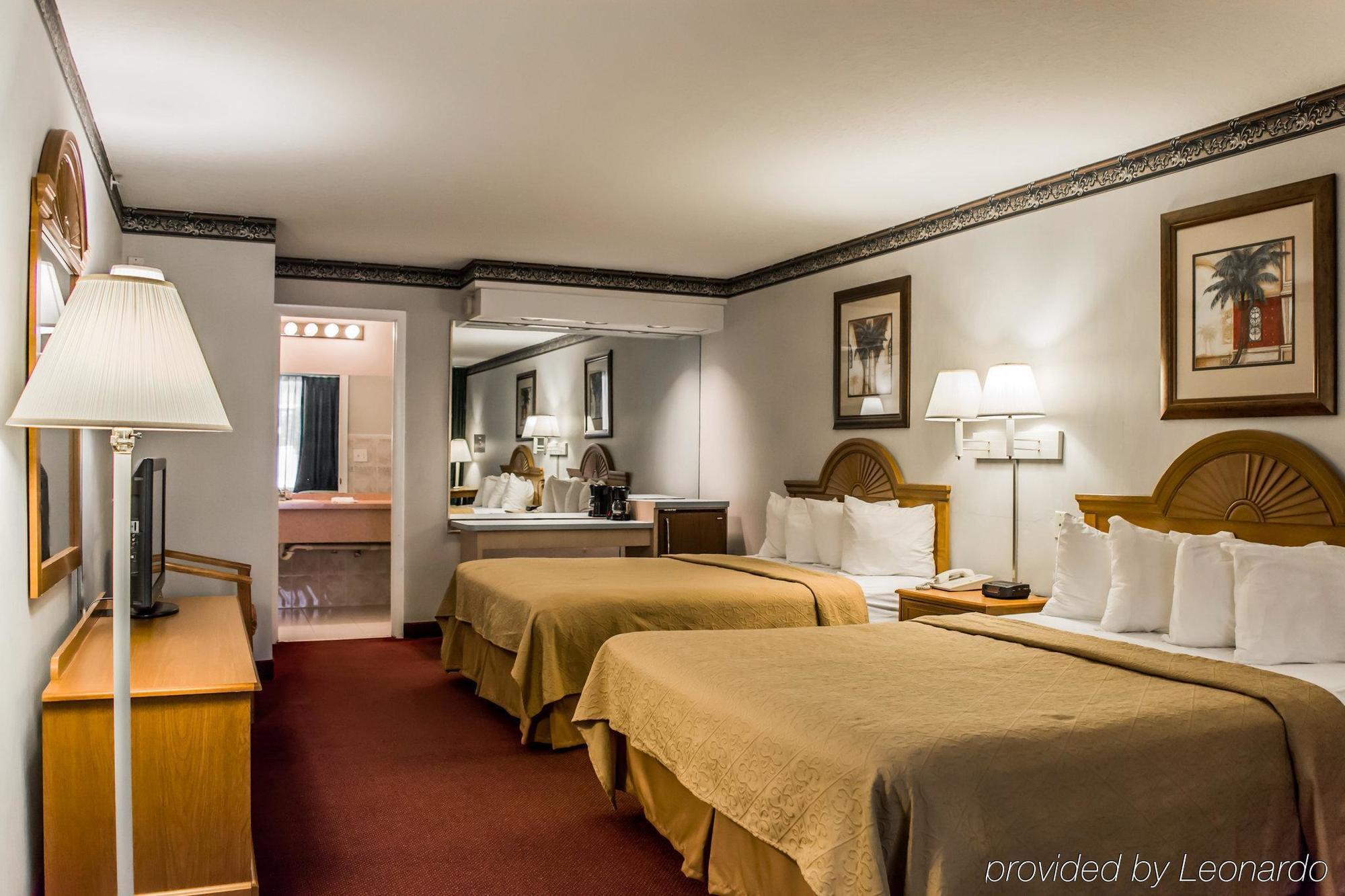 Rodeway Hotel 2*