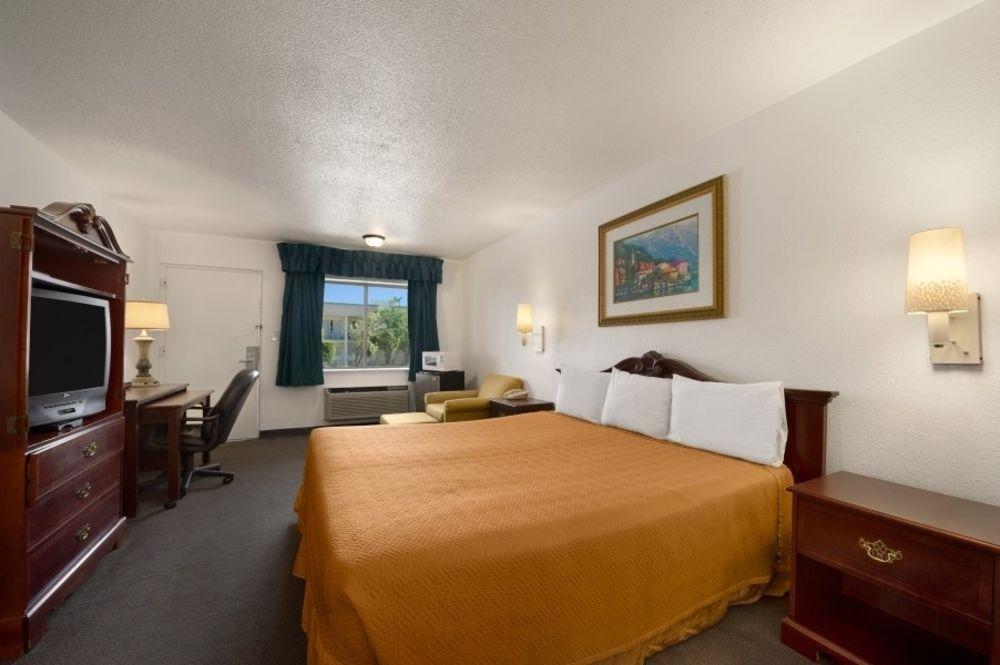 Rodeway - Central Inn