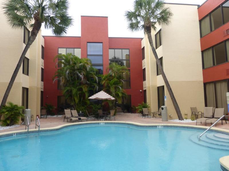 Tropical Palms Clearwater